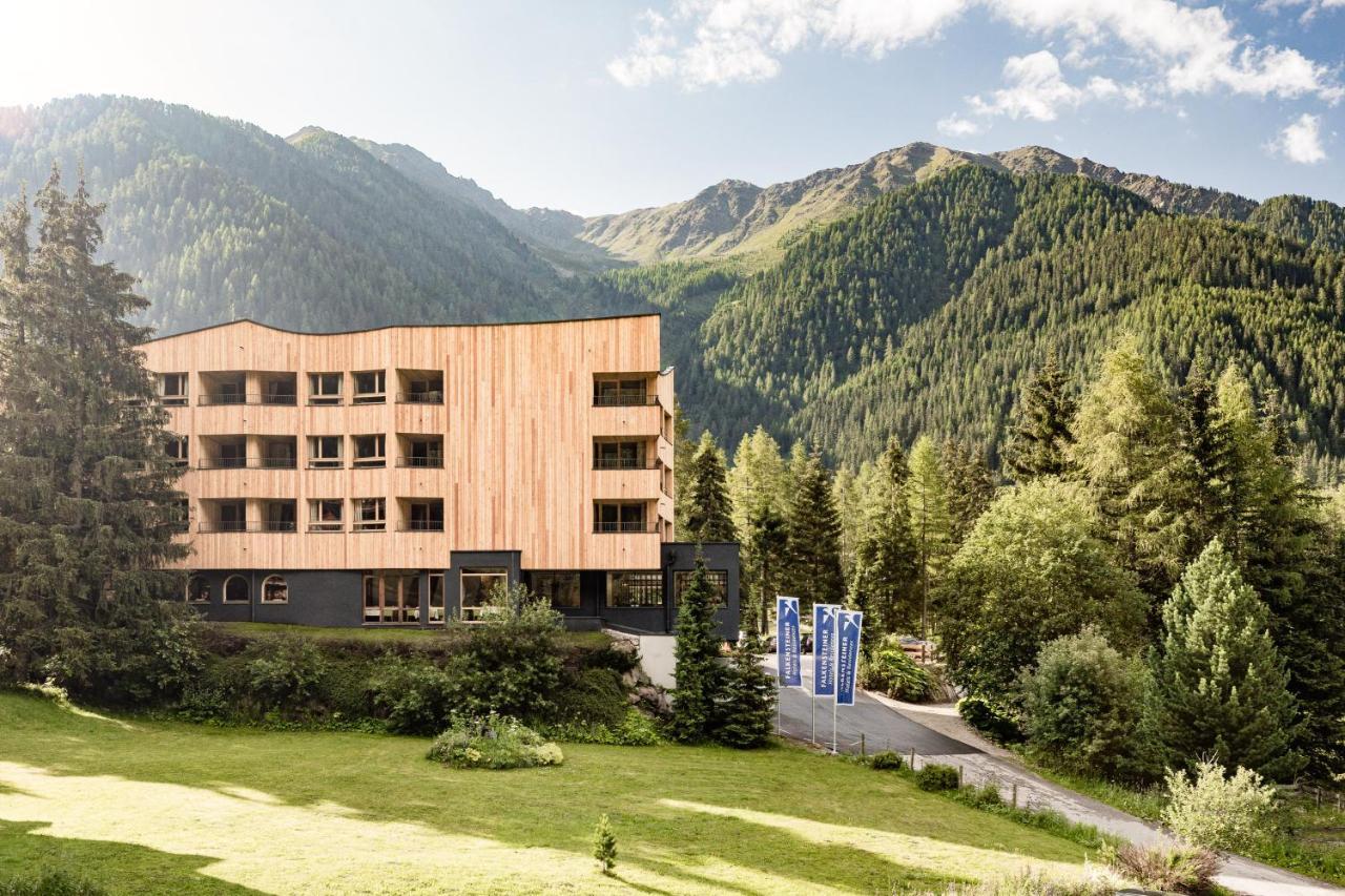 Falkensteiner Hotel Antholz - Adults Only エクステリア 写真